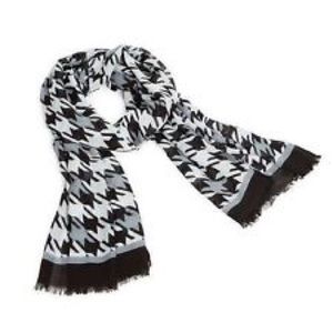 Vera Bradley Houndstooth Scarf